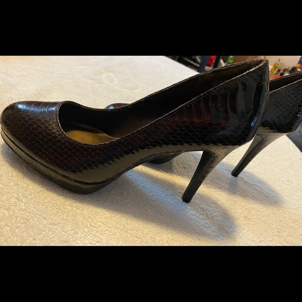 Brand New Super Sexy Heels By CHRISTIAN SIRIANO - size 7 1/2 - Box 35
